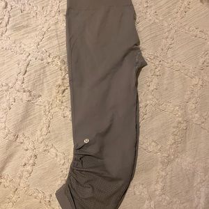 Cropped lululemon leggings. Like new.